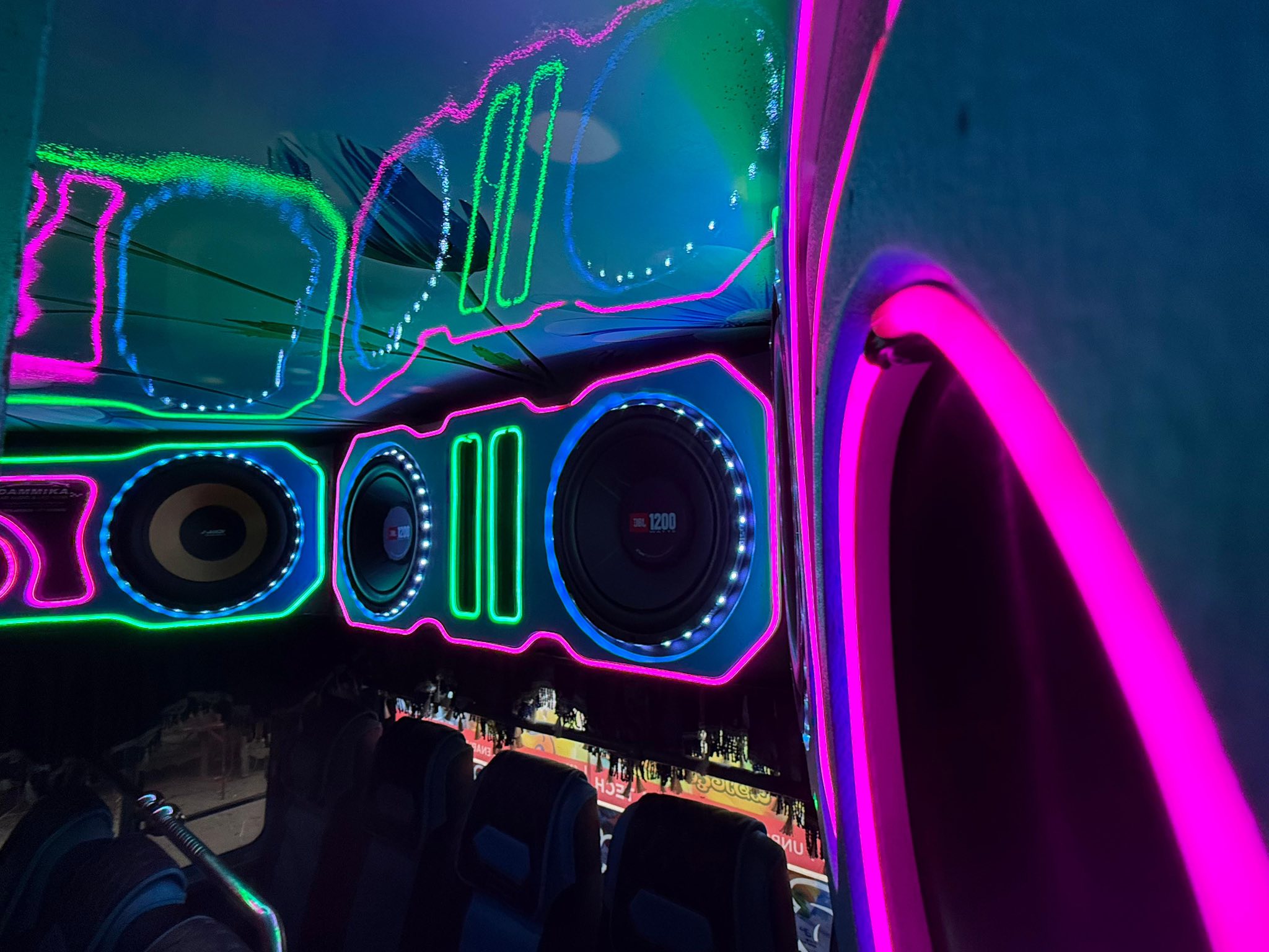 Neat Finish — Jayathissa Lanka Bus